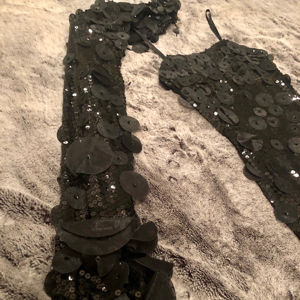 Beaded / sequins Black cocktail dress with sleeve - Picture 3 of 3